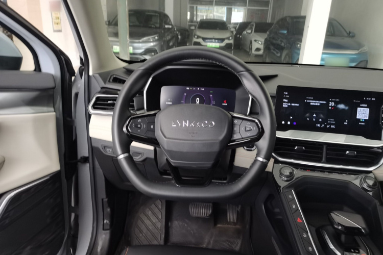 Lynk & Co 06 EM-P 2022 #15 Lynk & Co 06 EM-P 2022 car image #15