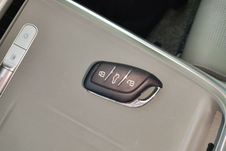 Roewe D6 2025 car image #15