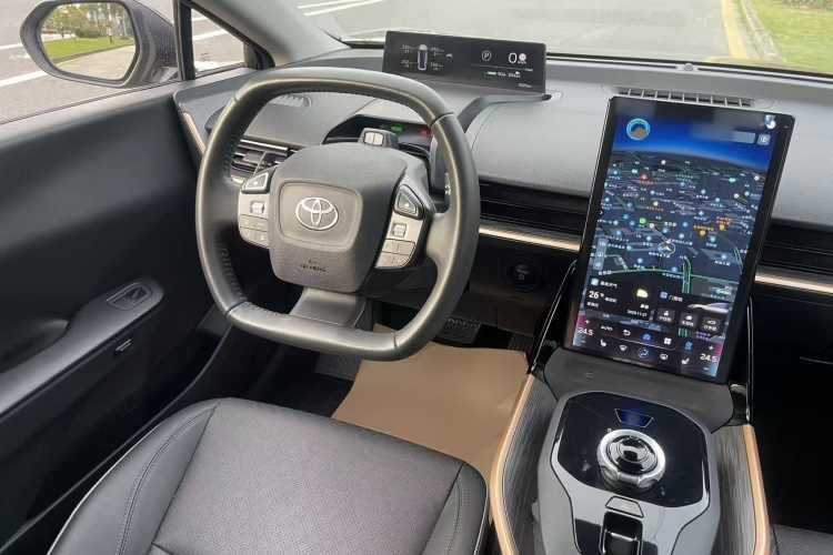 Toyota bZ3 2023 immagine di auto #15