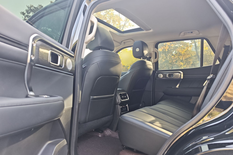 Tank 400 2024 صورة سيارة #15