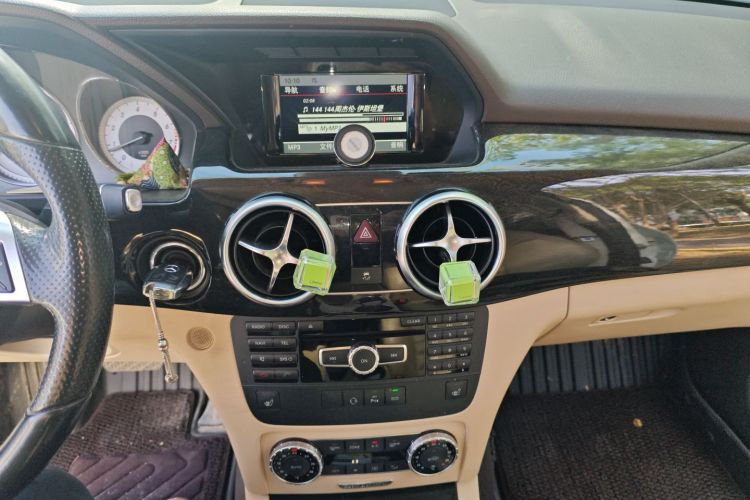 Mercedes-Benz GLK Class 2015 car image #15