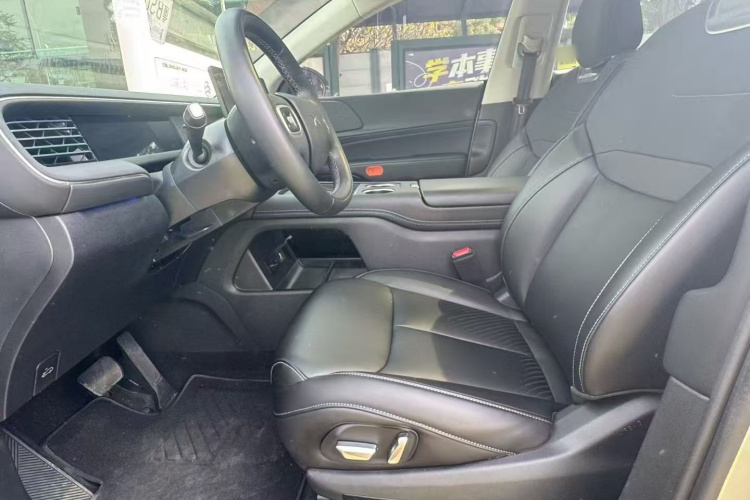 Xpeng G6 2024 immagine di auto #15