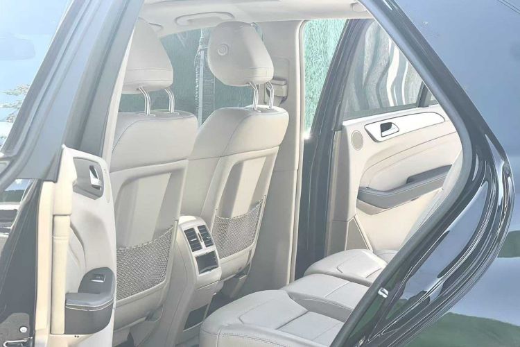 Mercedes-Benz M Class 2015 car image #15