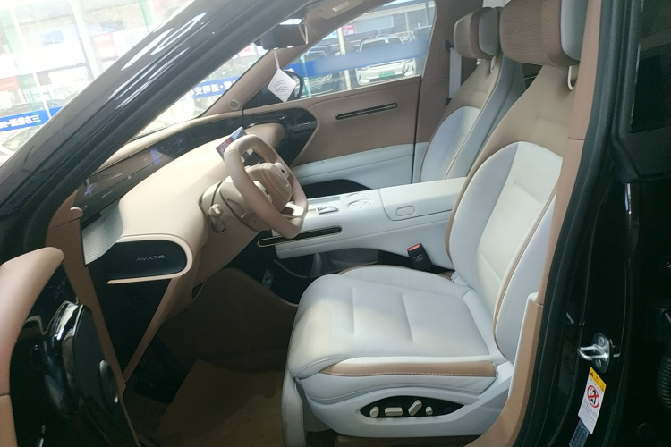 阿维塔 阿维塔07 2025 汽车图片 #15