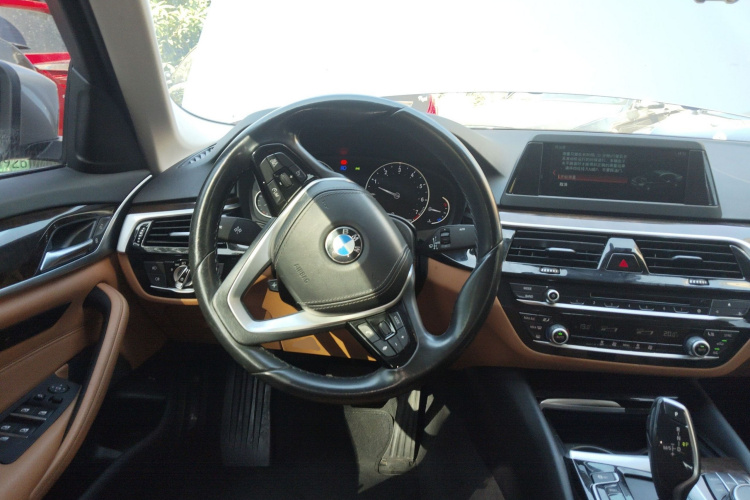 BMW 5 Series 2017 car image #15