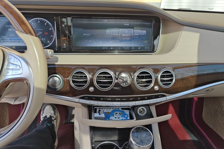 Mercedes-Benz Maybach S Class 2016 car image #15