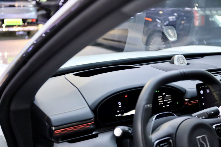 Zeekr 7X 2024 car image #15