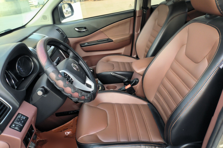 Forthing SX6 2018 car image #15