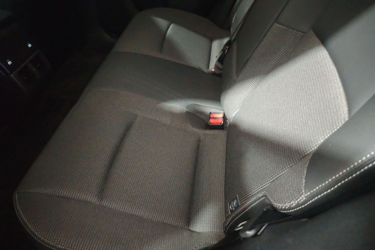 Toyota bZ4X 2023 immagine di auto #15