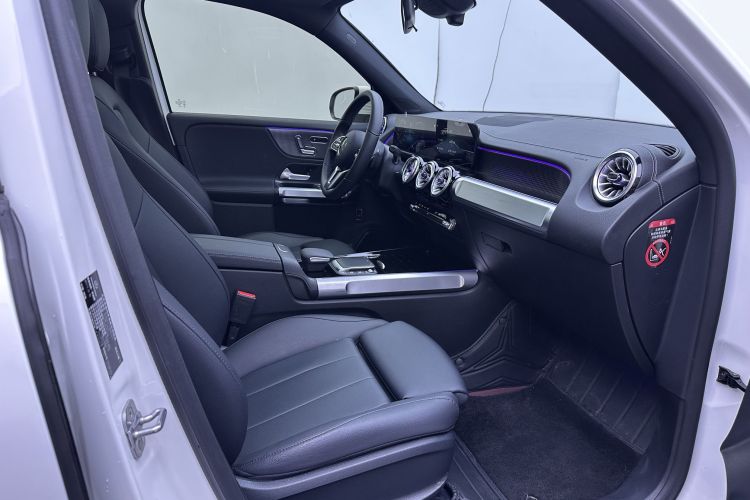 Mercedes-Benz EQB Class 2024 car image #15