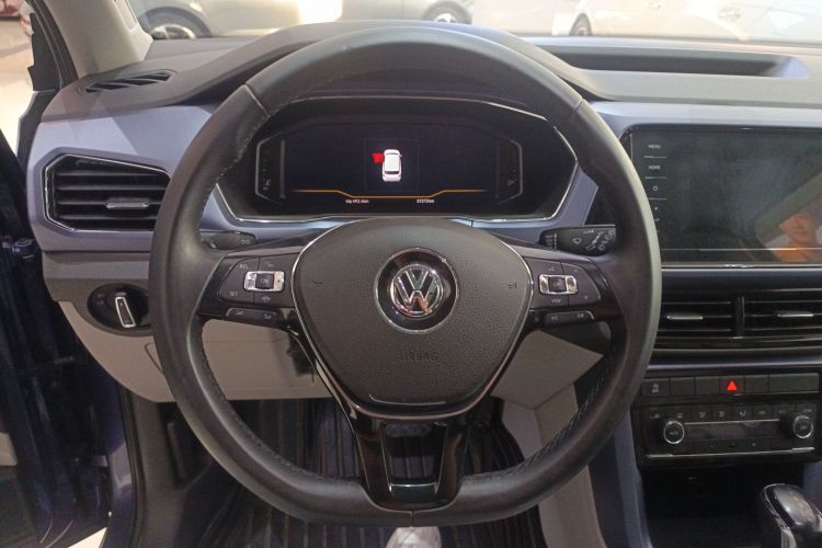 Volkswagen T-Cross 2019 car image #15