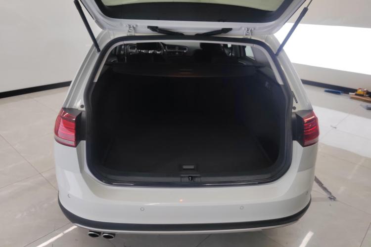 Volkswagen Golf (Imported) 2019 immagine di auto #15