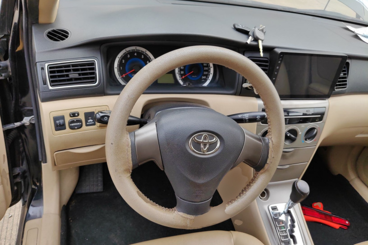 Toyota Corolla (Classic) 2015 #15 Toyota Corolla (Classic) 2015 immagine di auto #15