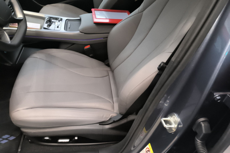 BYD Seal 07 DM-i 2025 car image #15