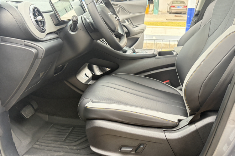 BYD Sea Lion 05 DM-i 2025 car image #15