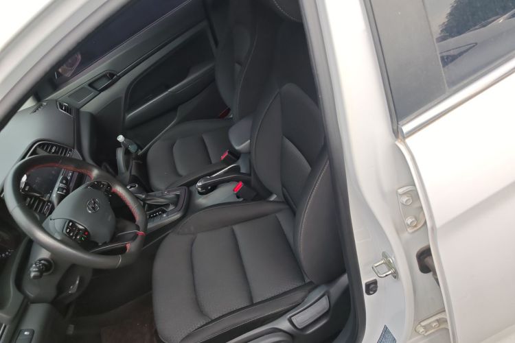 Hyundai Elantra AD 2019 car image #15