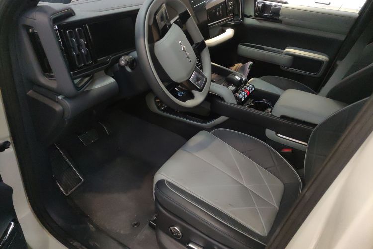 FangChengBao Leopard 5 2025 #15 FangChengBao Leopard 5 2025 car image #15