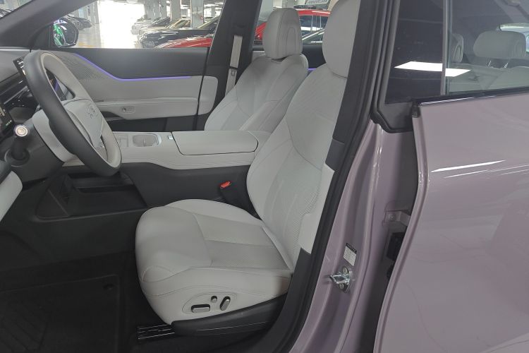 Xpeng G6 2025 صورة سيارة #15