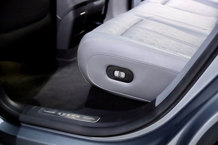 Zeekr 7X 2024 car image #15