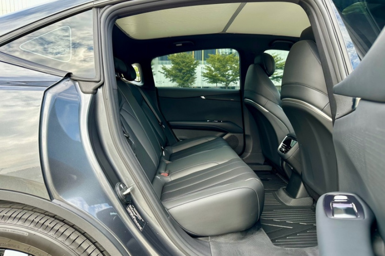 Deepal L07 2025 car image #15