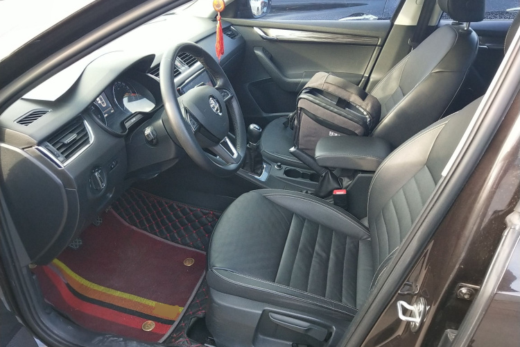 Skoda Octavia 2017 car image #15