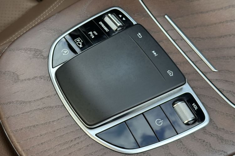 Mercedes-Benz E Class 2020 car image #15