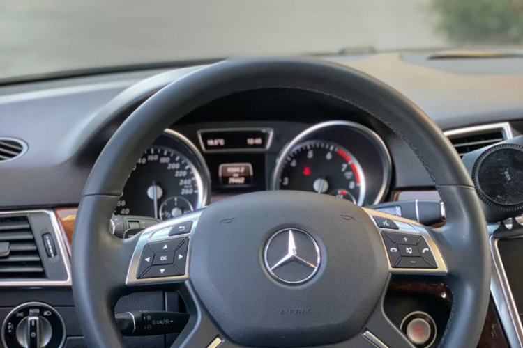 Mercedes-Benz M Class 2015 car image #15