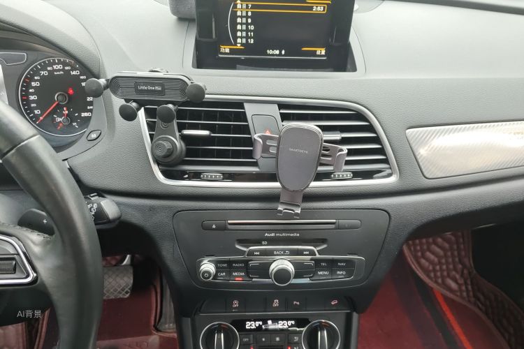 Audi Q3 2018 car image #15