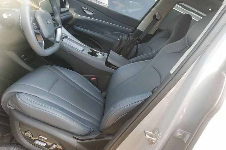 BYD Sea Lion 07 DM-i 2025 car image #15