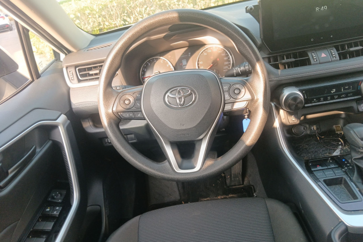 Toyota RAV4 2024 image de voiture #15