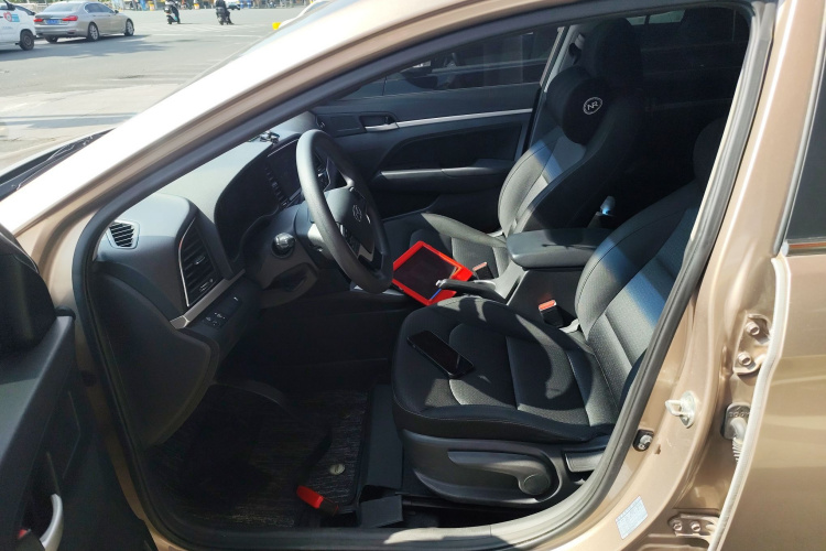 Hyundai Elantra AD 2018 immagine di auto #15