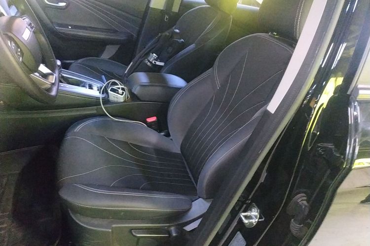 X70M 2022 image de voiture #15