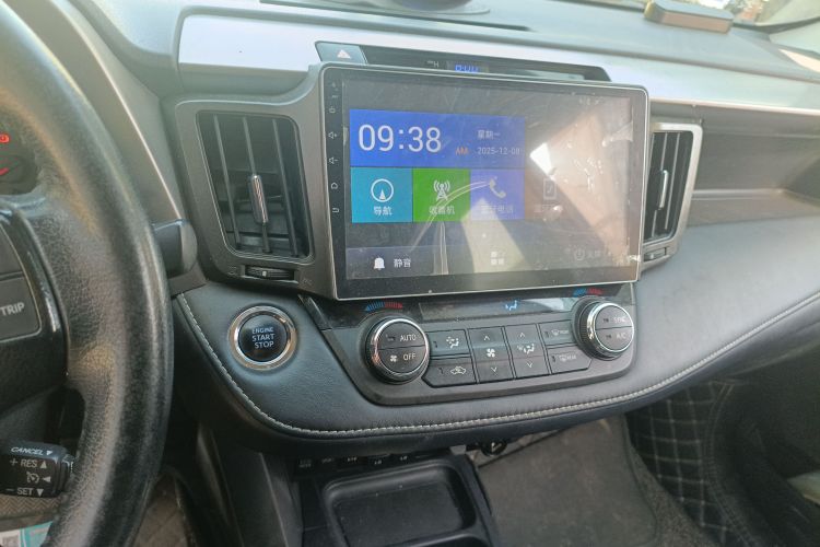 RAV4 2016 car image #15