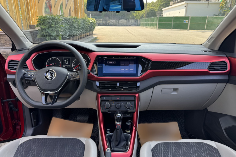 Volkswagen T-Cross 2020 #15 Volkswagen T-Cross 2020 car image #15
