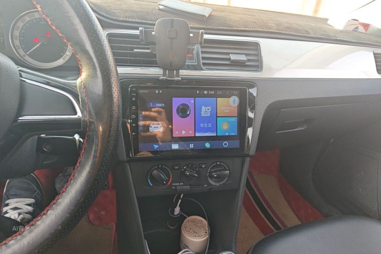 Skoda Rapid 2018 car image #15