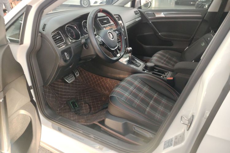 Volkswagen Golf (Imported) 2019 imagem de carro #15