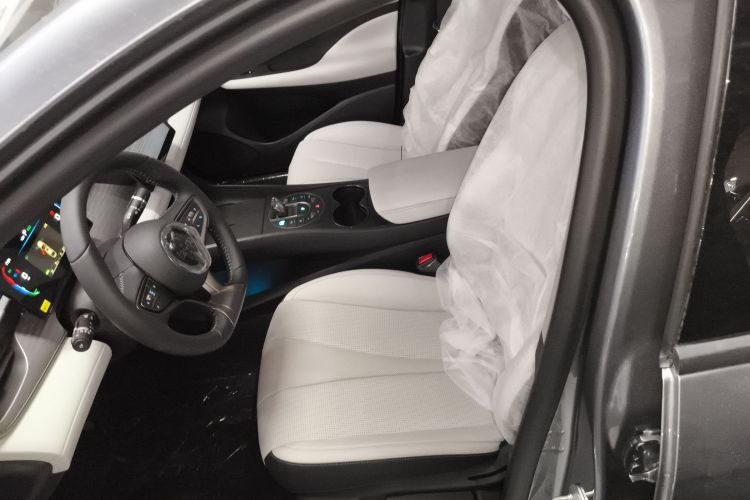 BYD Seal 05 DM-i 2025 car image #15