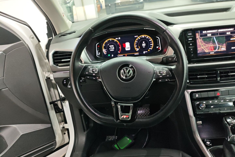 Volkswagen T-Cross 2019 #15 Volkswagen T-Cross 2019 car image #15