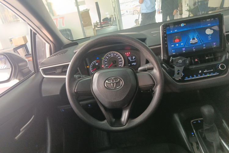 2021 car image #15