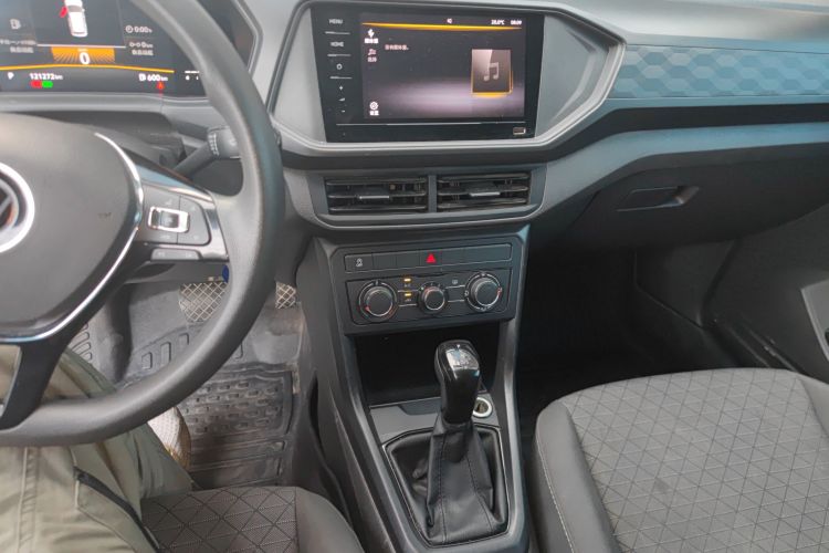 Volkswagen T-Cross 2022 car image #15