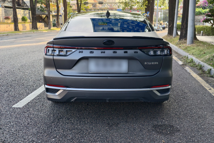Ford Mondeo 2023 car image #15