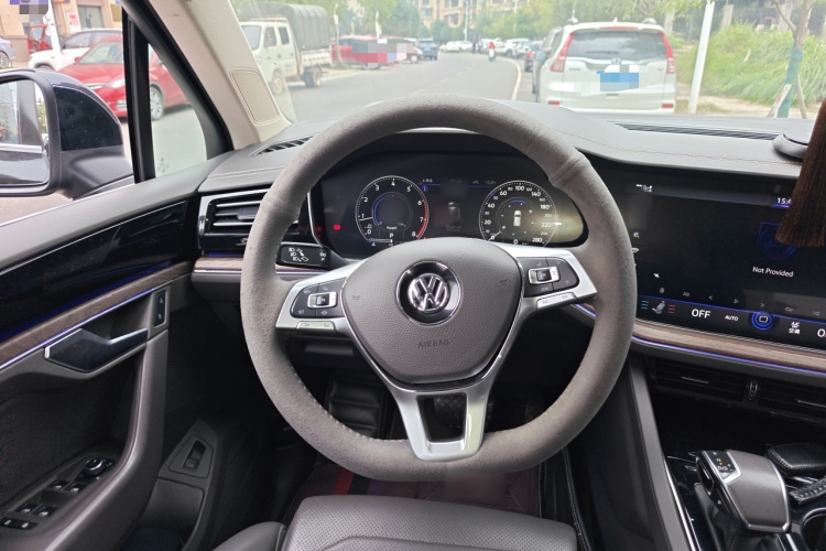 Volkswagen Touareg 2019 car image #15
