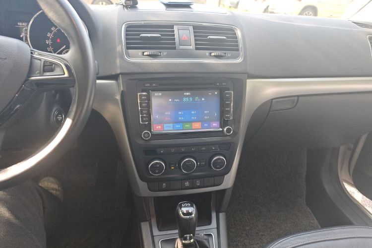 Skoda Yeti 2015 car image #15