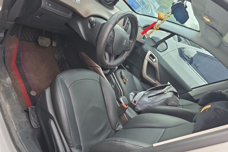 Peugeot 2008 2016 immagine di auto #15