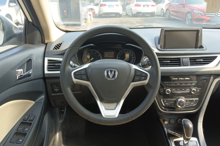 长安 悦翔V7 2017 汽车图片 #15