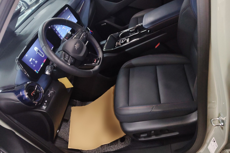 Chevrolet Equinox Plus 2024 car image #15