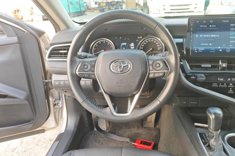 Toyota Camry 2022 immagine di auto #15