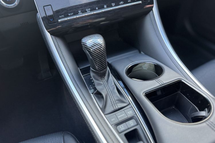 Toyota Avalon 2023 car image #15