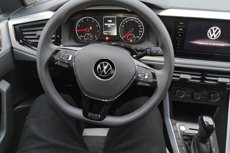Polo 2023 car image #15
