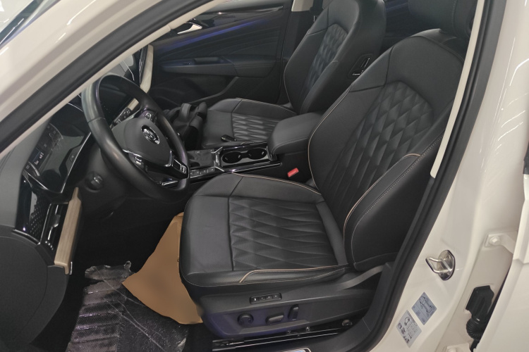 Volkswagen Passat New Energy 2020 #15 Volkswagen Passat New Energy 2020 car image #15